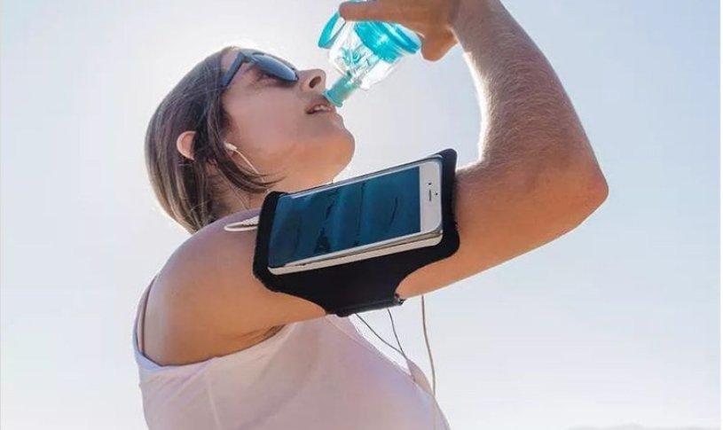 Cuidados com a hidratação e alimentação no verão Cuidados com a hidratação e alimentação no verão